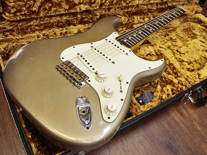 Fender Custom Shop 1963 Stratocaster Relic Shoreline Gold 1