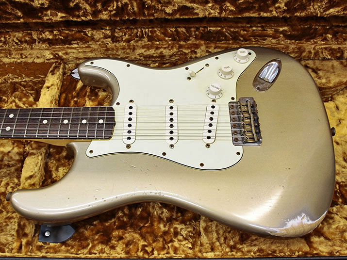 Fender Custom Shop 1963 Stratocaster Relic Shoreline Gold 3