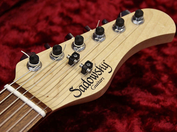 Sadowsky Guitars  Electric Nylon CMB 8