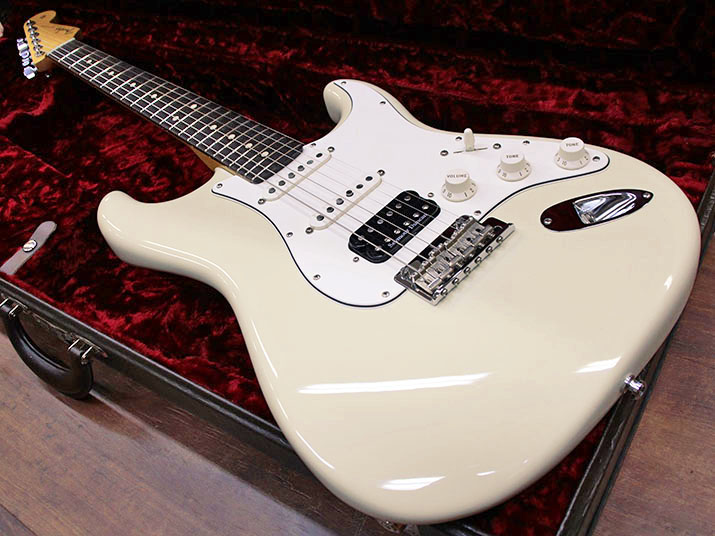 Fender Custom Shop Team Built Classic Player Stratocaster Olympic White 2