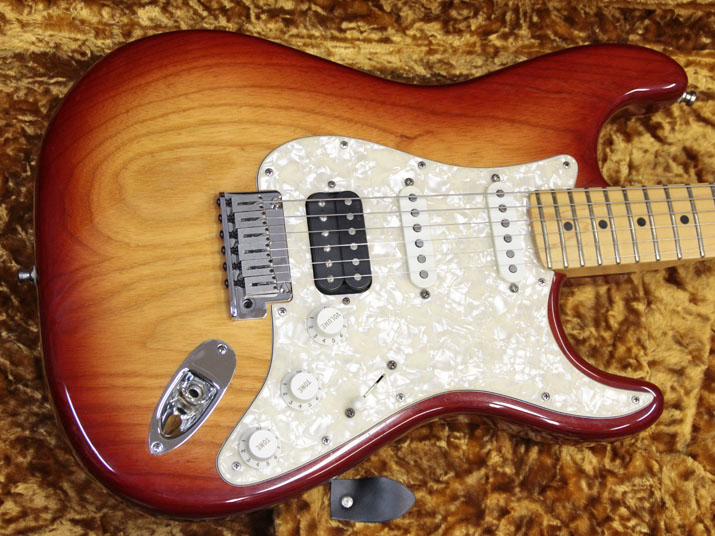 Fender USA American Standard Stratocaster HSS Sienna Sunburst 2