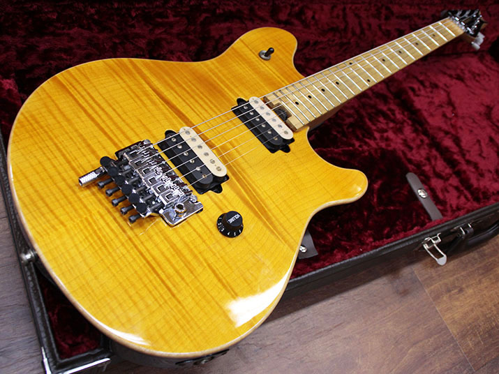 PEAVEY USA Wolfgang Special Flame Top Trans Amber 1