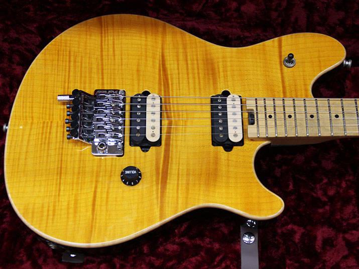 PEAVEY USA Wolfgang Special Flame Top Trans Amber 2