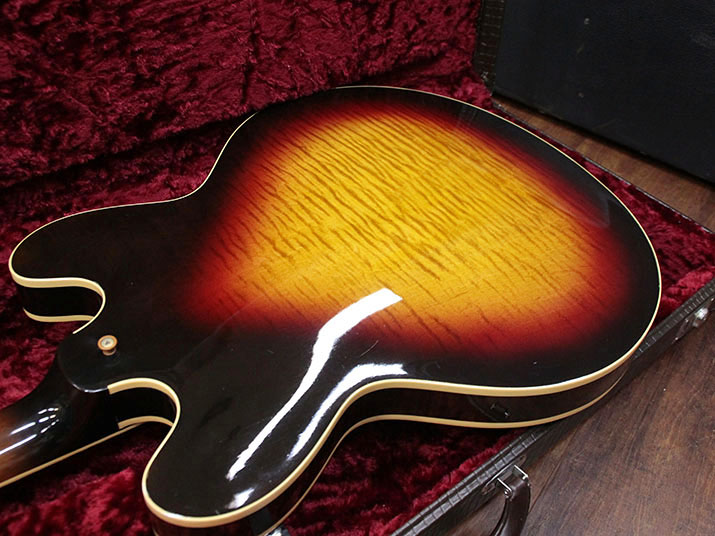 Gibson ES-335 Sunburst Custom Shop Edition 4