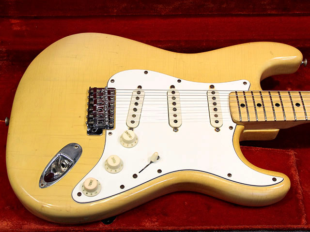 Fender USA Stratocaster '74 2