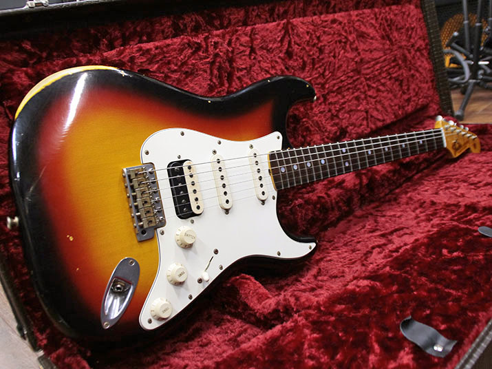 Fender Custom Shop 1965 Stratocaster Relic HSS EVH Humbucker Aged 3Tone Sunburst 1