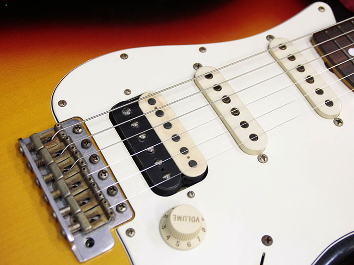 Fender Custom Shop 1965 Stratocaster Relic HSS EVH Humbucker Aged 3Tone Sunburst 3
