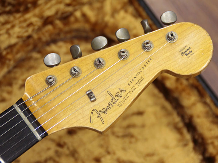 Fender Custom Shop Limited Edition 1963 Stratocaster Heavy Relic Black SSH Tortoiseshell Pickguard 12
