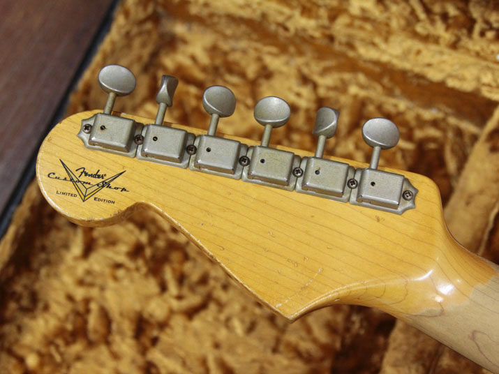 Fender Custom Shop Limited Edition 1963 Stratocaster Heavy Relic Black SSH Tortoiseshell Pickguard 13