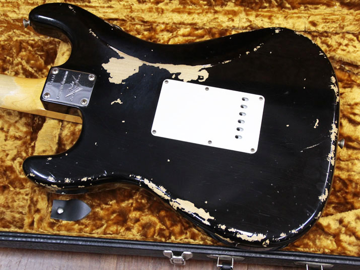 Fender Custom Shop Limited Edition 1963 Stratocaster Heavy Relic Black SSH Tortoiseshell Pickguard 9