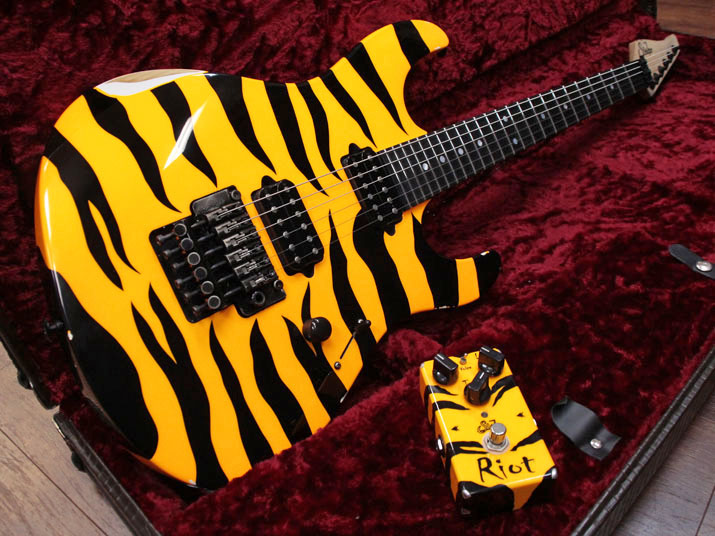 Suhr Limited Run Modern Antique 80's Shred Tiger Stripe Yellow w/ Suhr Riot 1