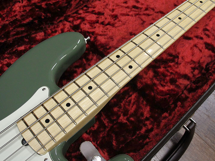 Fender USA American Professional Precision Bass Antique Olive 6