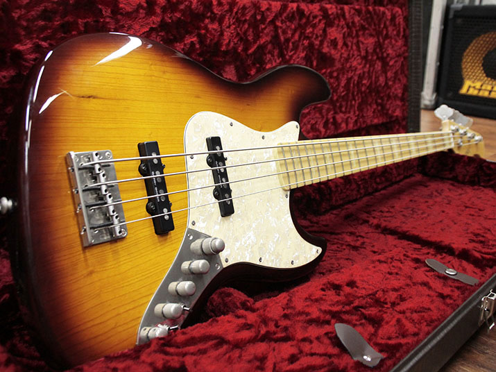 CLIVE T800M Bass 1