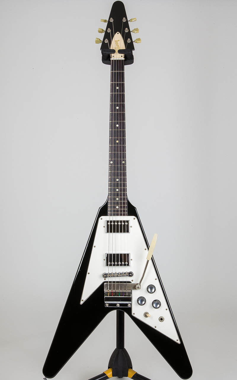 Gibson Custom Shop Historic Collection 1967 Flying-V with Maestro Black 1