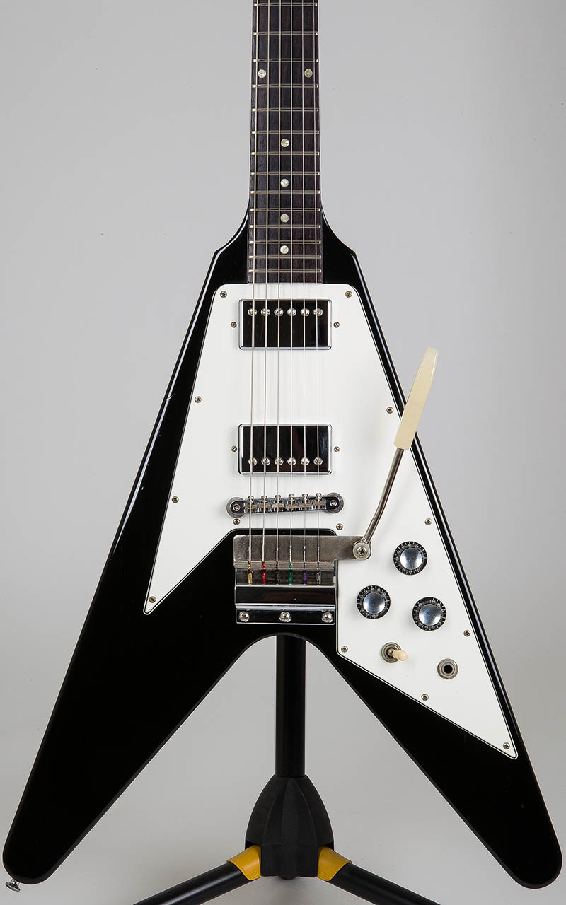 Gibson Custom Shop Historic Collection 1967 Flying-V with Maestro Black 3