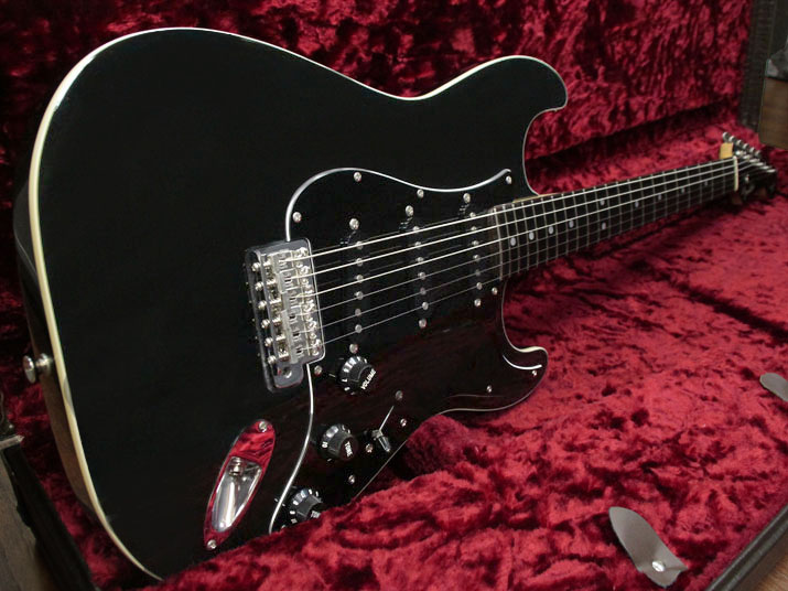 Fender Japan Exclusive Aero dyne Storatocaster Black 1