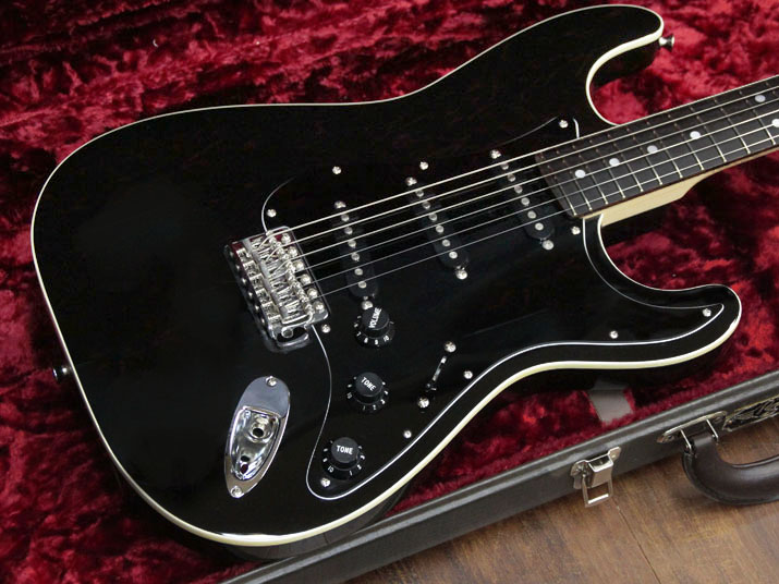 Fender Japan Exclusive Aero dyne Storatocaster Black 2