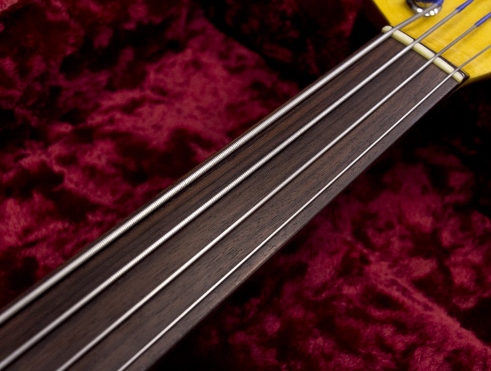 Fender Japan PB62 Fretless 3CS 5