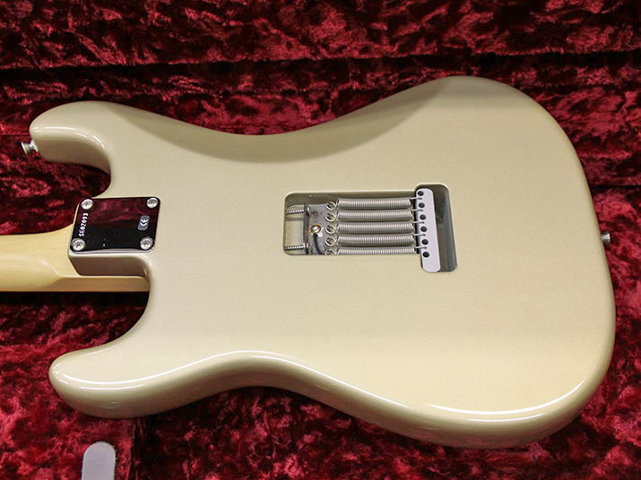 Fender USA John Mayer Stratocaster Shoreline Gold w/Racing Stripe 4