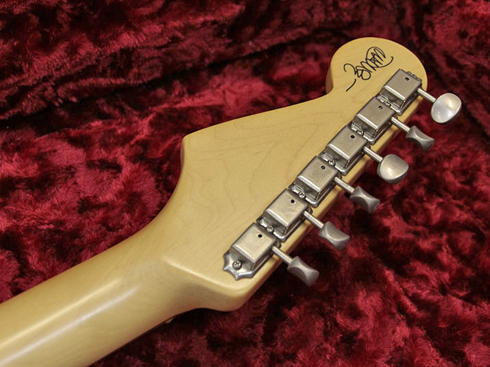 Fender USA John Mayer Stratocaster Shoreline Gold w/Racing Stripe 6