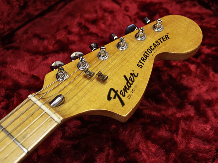 Fender USA Stratocaster '76 5