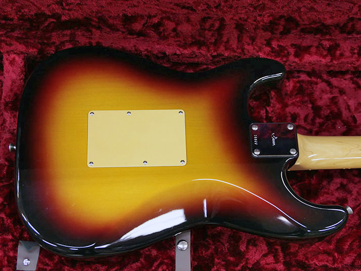 moon Stratocaster FRT 3TB 5