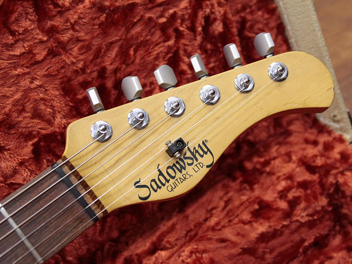 Sadowsky NYC Vintage S-Style Gold 6