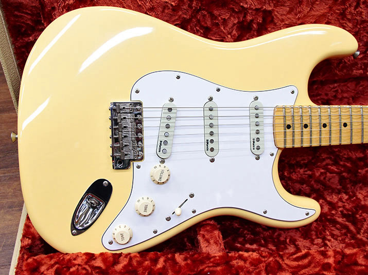 Fender USA Yngwie Malmsteen Stratocaster Vintage White 2