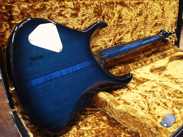 Giffin Guitars Macro Blueburst 4