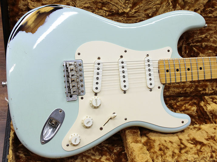 Fender Custom Shop Limited Edition 1956 Stratocaster Relic Multi Layer Sonic Blue 2