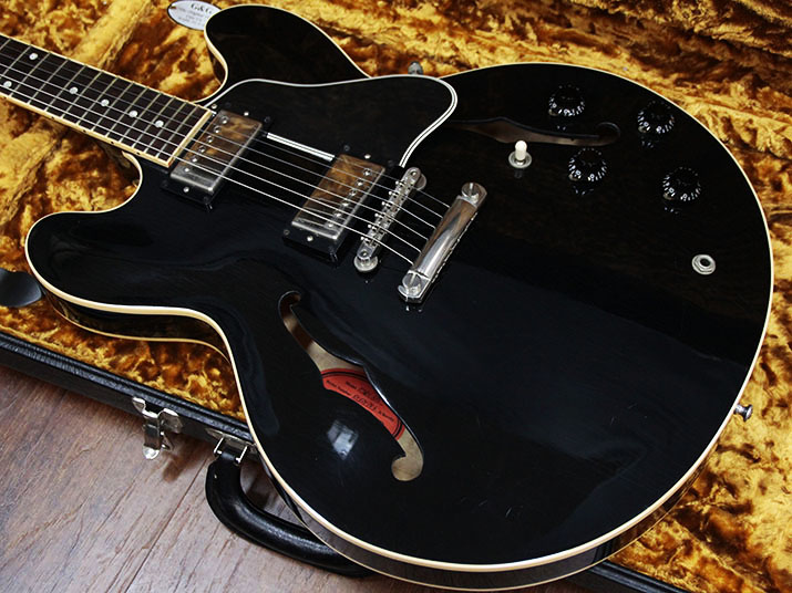 Gibson ES-335 Dot Reissue Ebony 2