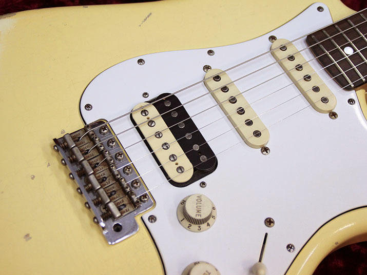 Fender Custom Shop Master Built 1966 Stratocaster Relic Vintage White by Todd Krause 3