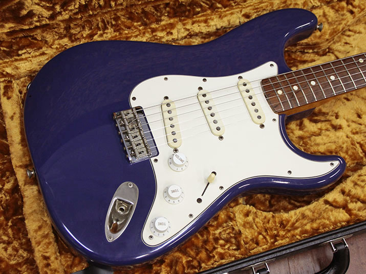 Fender Custom Shop Robert Cray Stratocaster Violet 2