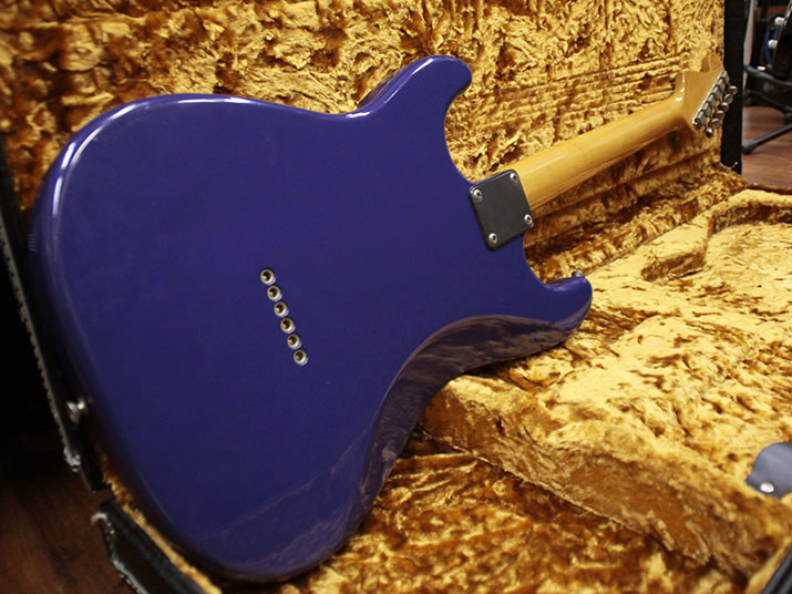 Fender Custom Shop Robert Cray Stratocaster Violet 3