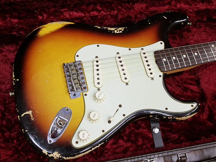 Fender Custom Shop 1960 Stratocaster Heavy Relic Faded 3-Color Sunburst 2
