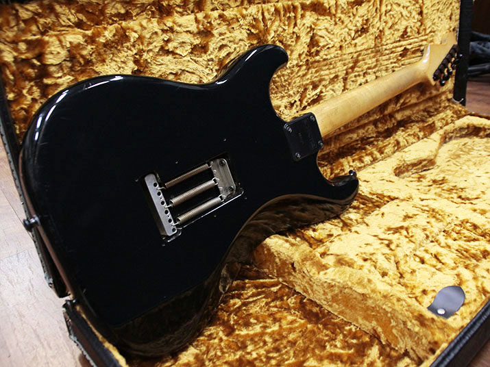 Schecter Stratocaster Type Black 4