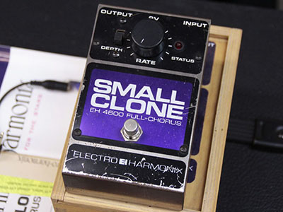 Electro-Harmonix Small Clone with BOX