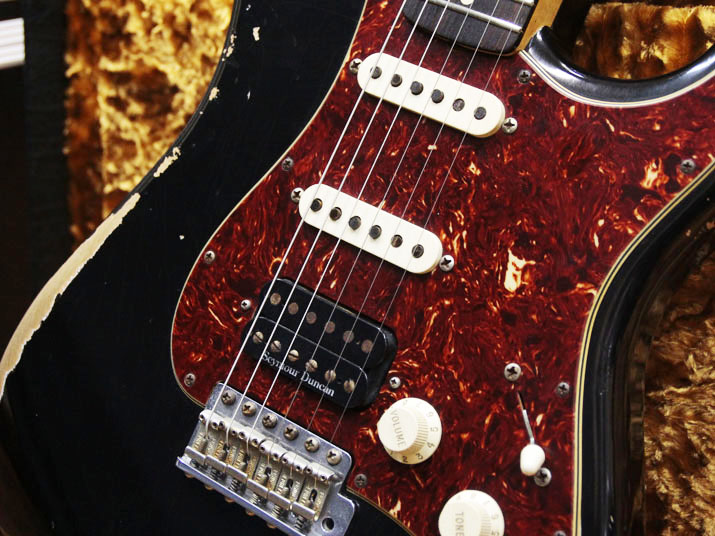 Fender Custom Shop Limited Edition 1963 Stratocaster Heavy Relic Black SSH Tortoiseshell Pickguard 3