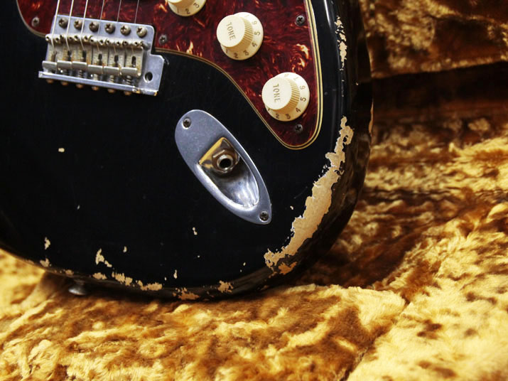 Fender Custom Shop Limited Edition 1963 Stratocaster Heavy Relic Black SSH Tortoiseshell Pickguard 5