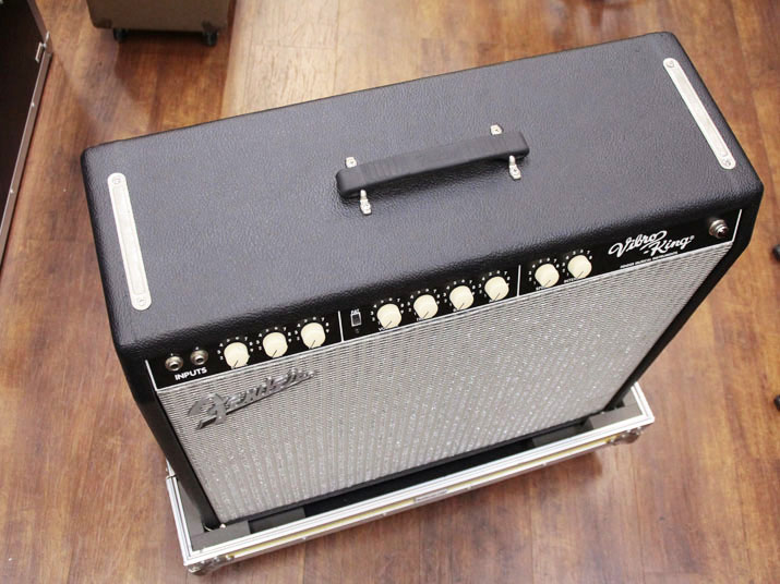 Fender Custom Shop Vibro King With FRP Hard Case 4