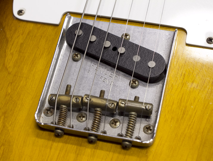 Fender Custom Shop Limited Esquire Relic with Fender '69 Telecaster Neck Convertion Faded 3 Tone Sunburst 9