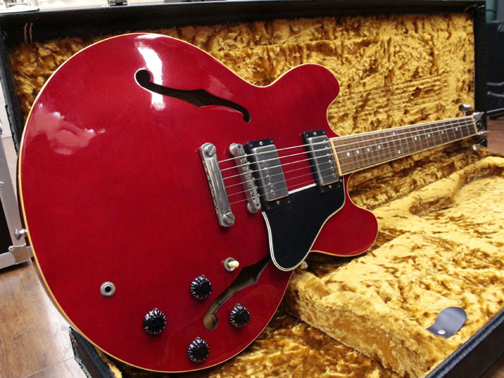 Gibson ES-335 Dot Cherry 1