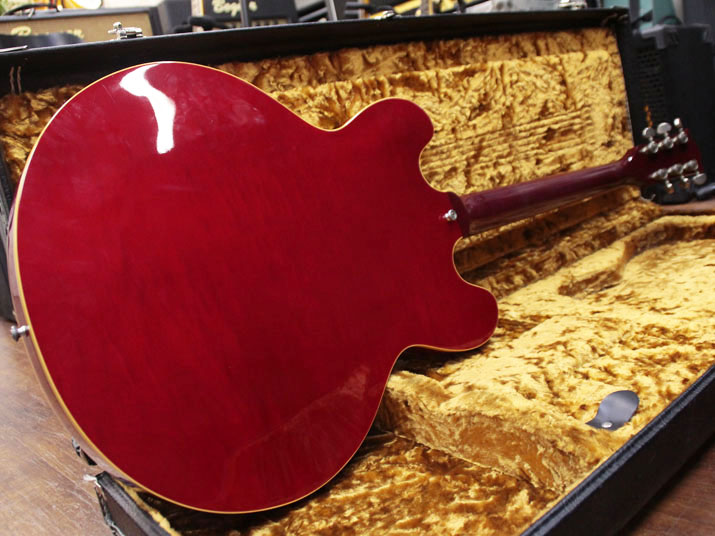 Gibson ES-335 Dot Cherry 3