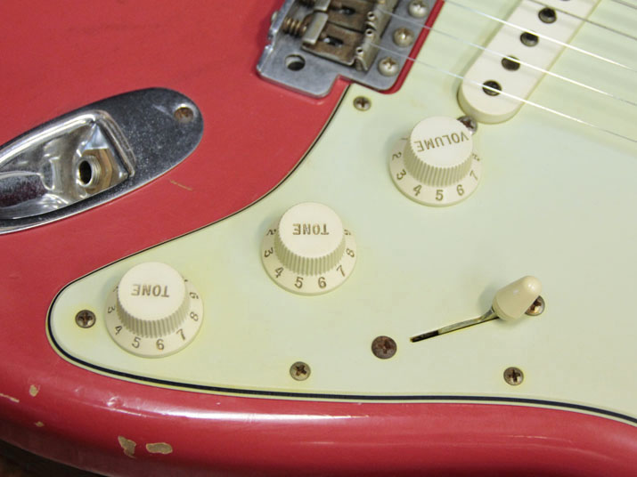 Fender Custom Shop 1962 Stratocaster Heavy Relic Fiesta Red 12