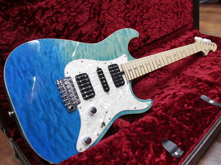 T's Guitars DST-Classic 22 Droptop Quilt Faded Bora Bora Blue 1