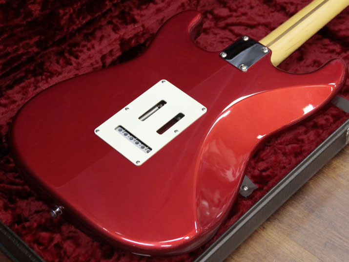 Fujigen Neo Classic Stratocaster Candy Apple Red 4