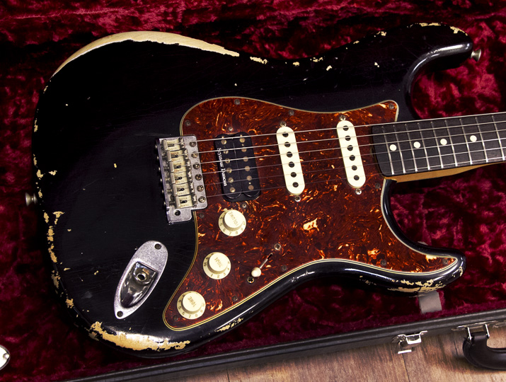Fender Custom Shop Limited Edition 1963 Stratocaster Heavy Relic Black SSH Tortoiseshell Pickguard 3