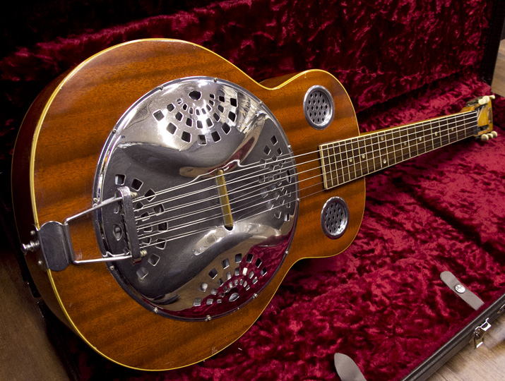 Dobro Resonator 60s Wood 1