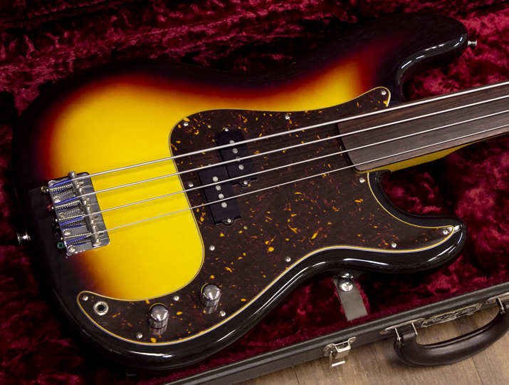 Fender Japan PB62 Fretless 3CS 3