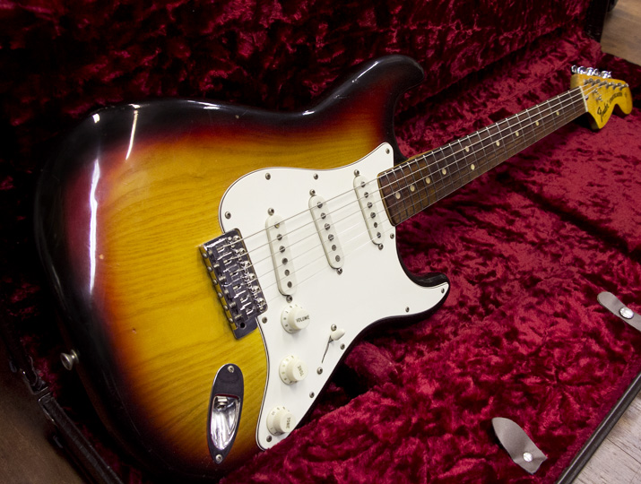 Fender USA Stratocaster 3TS '74 1